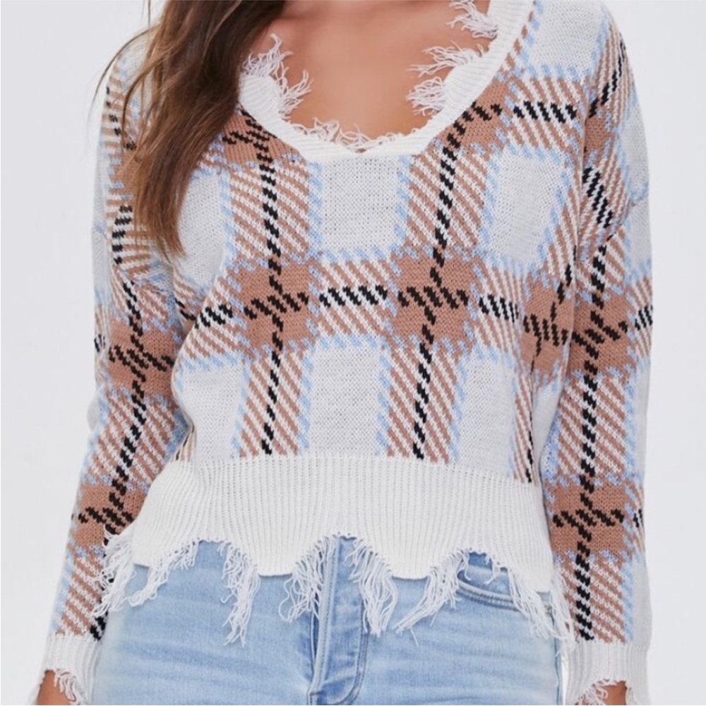 NWT Forever 21 distressed but warm and super soft winter sweater. Size M